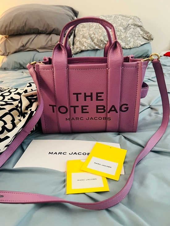 Marc Jacobs Handbags - Marc Jacobs The Tote Bag in Lilac Pink Leather